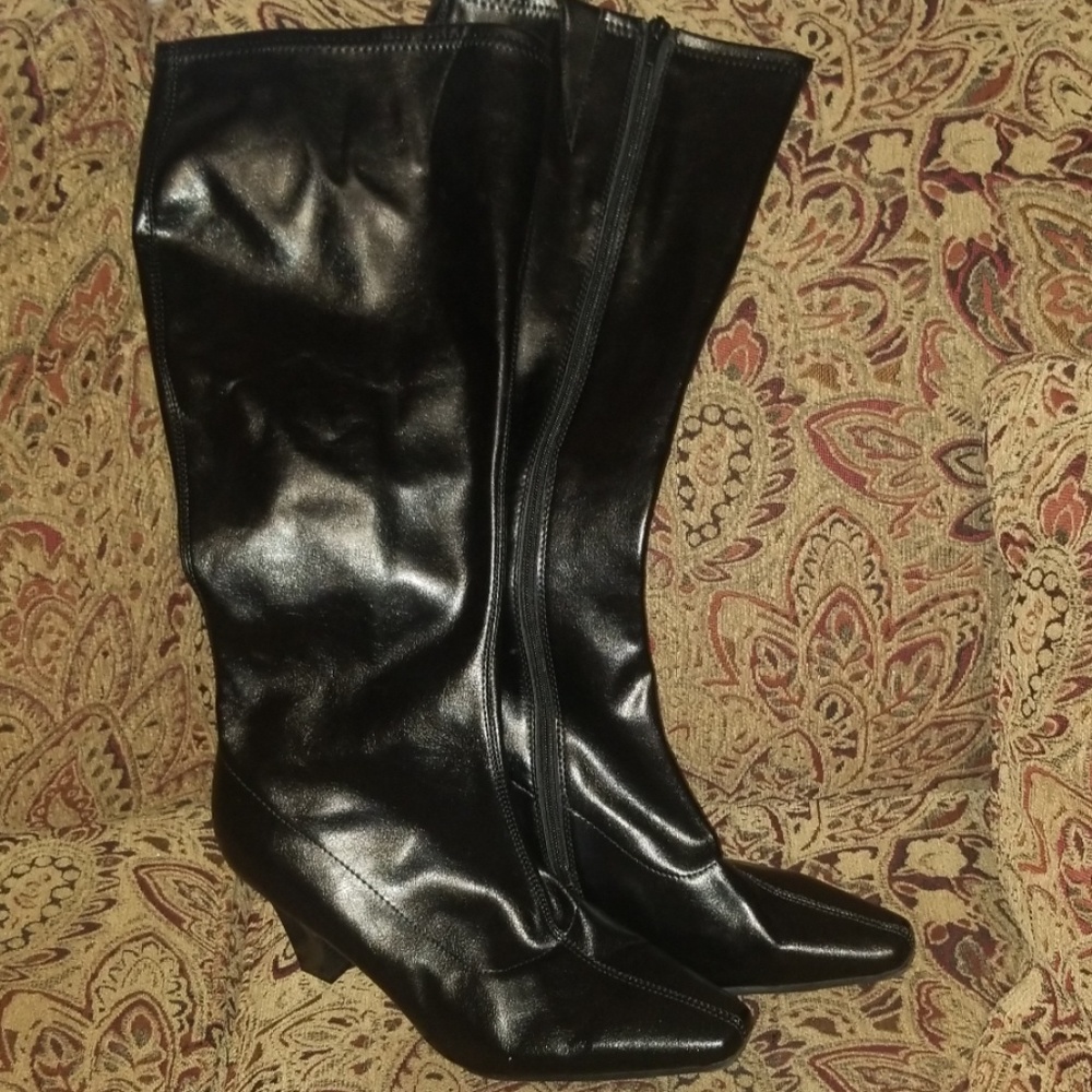 Womens Knee High Black Heeled Boots